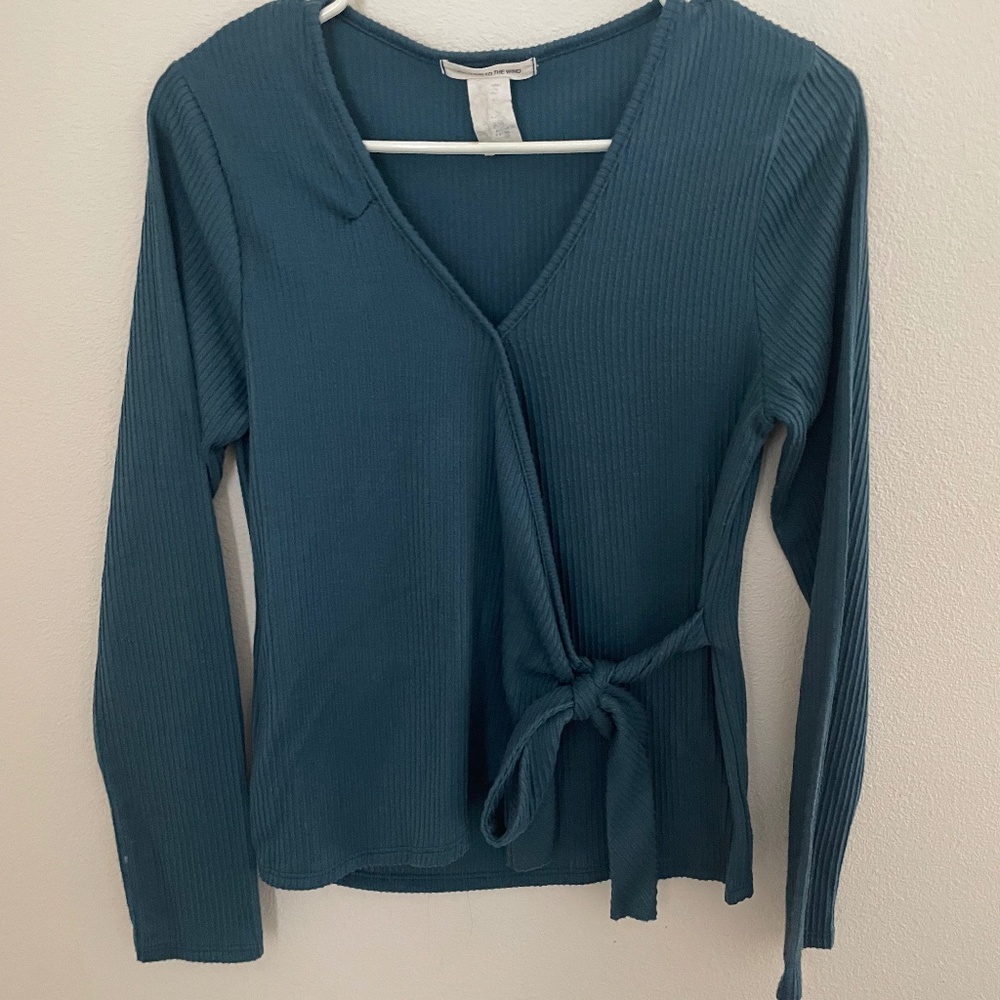 Caution to The Wind Tie Longsleeve